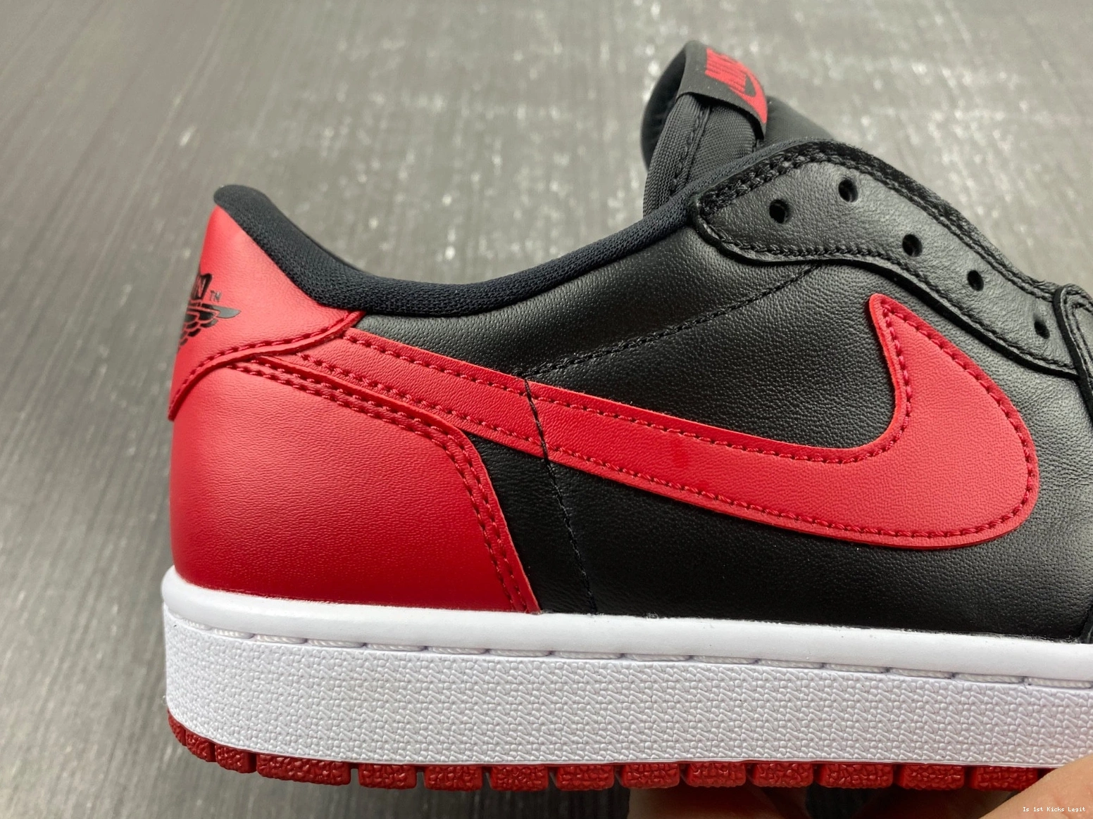 1 - Low Retro Jordan (2015) Bred 705329-001 1026